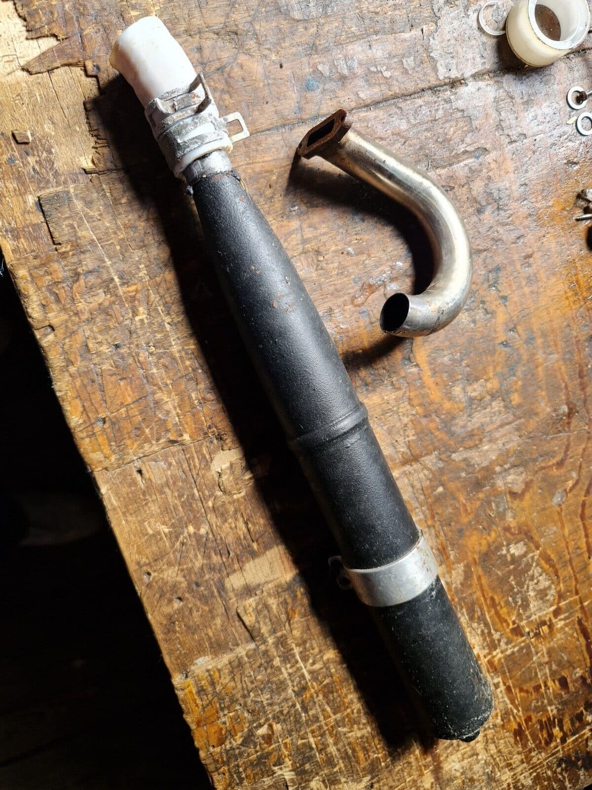 50 SIZE TUNED PIPE 39 mm HOLE CENTRES ON MANIFOLD (YES THE SIZE IS CORRECT)