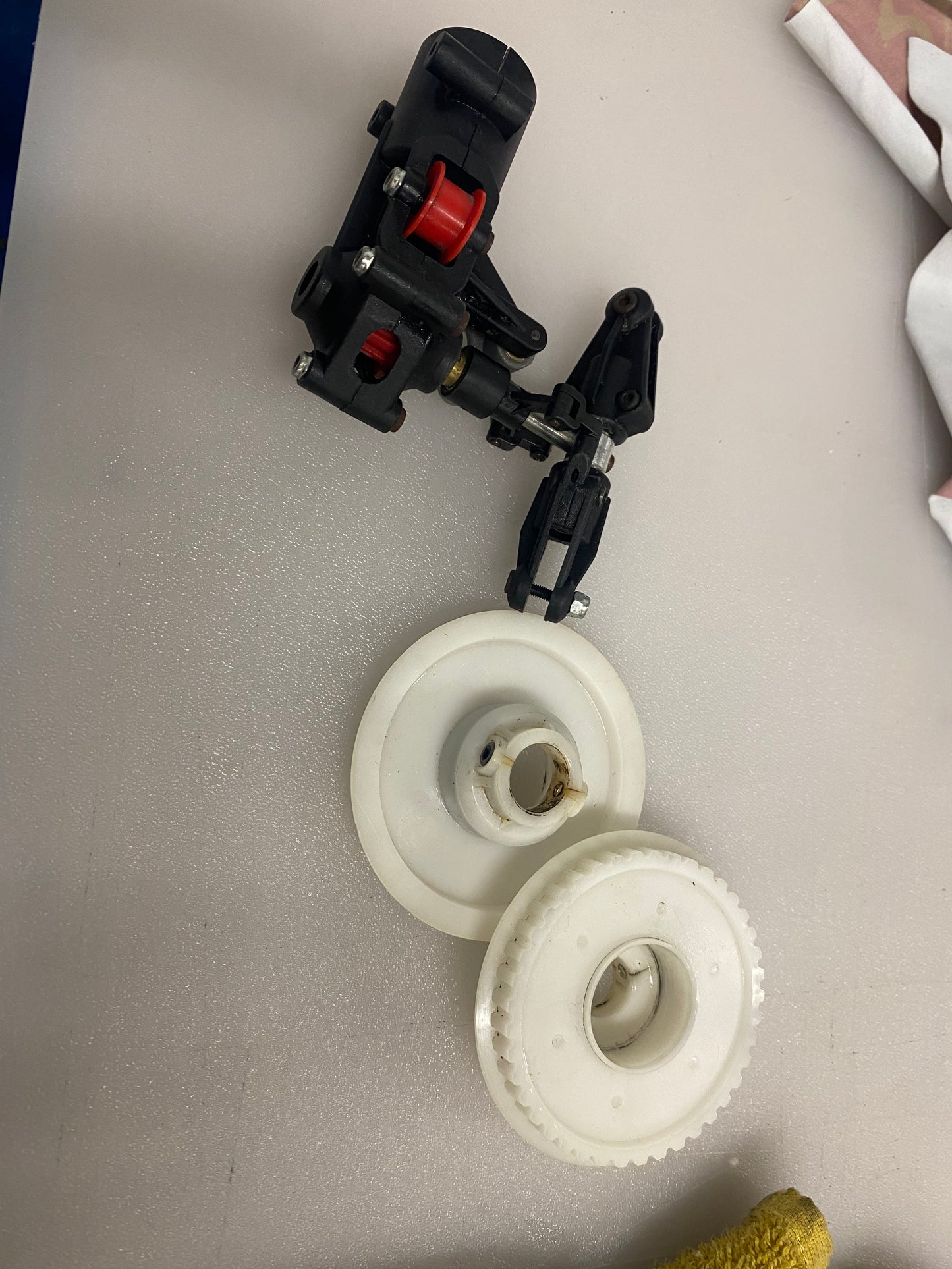 2x tail drive gears abd tail box. Raptor