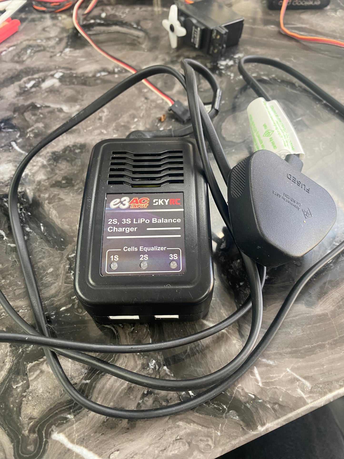 SkyRC 2S, 3S Lipo Mains charger