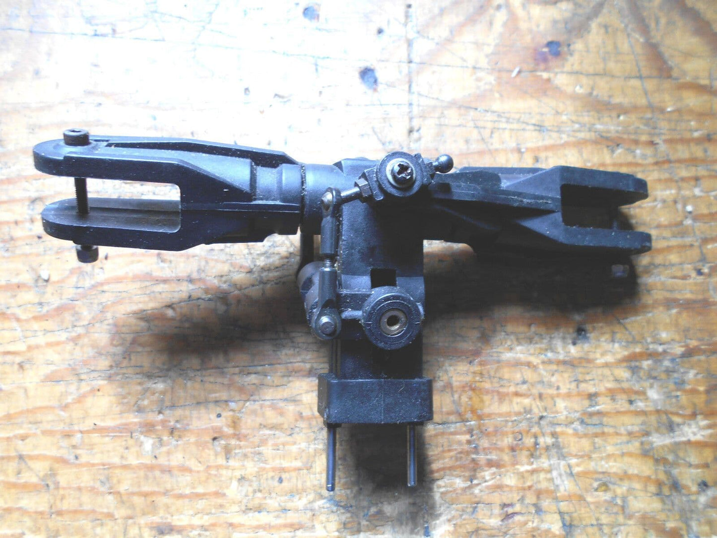 CENTURY HAWK 30 MAIN ROTORHEAD ASSEMBLY WITH FLYBAR SEESAW FOR 8 mm SHAFT