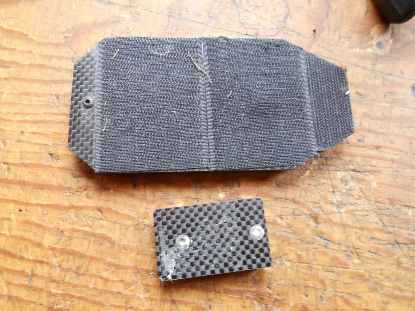 COMPASS 6HV ULTIMATE CARBON FIBRE BATTERY & GYRO MOUNTING TRAYS