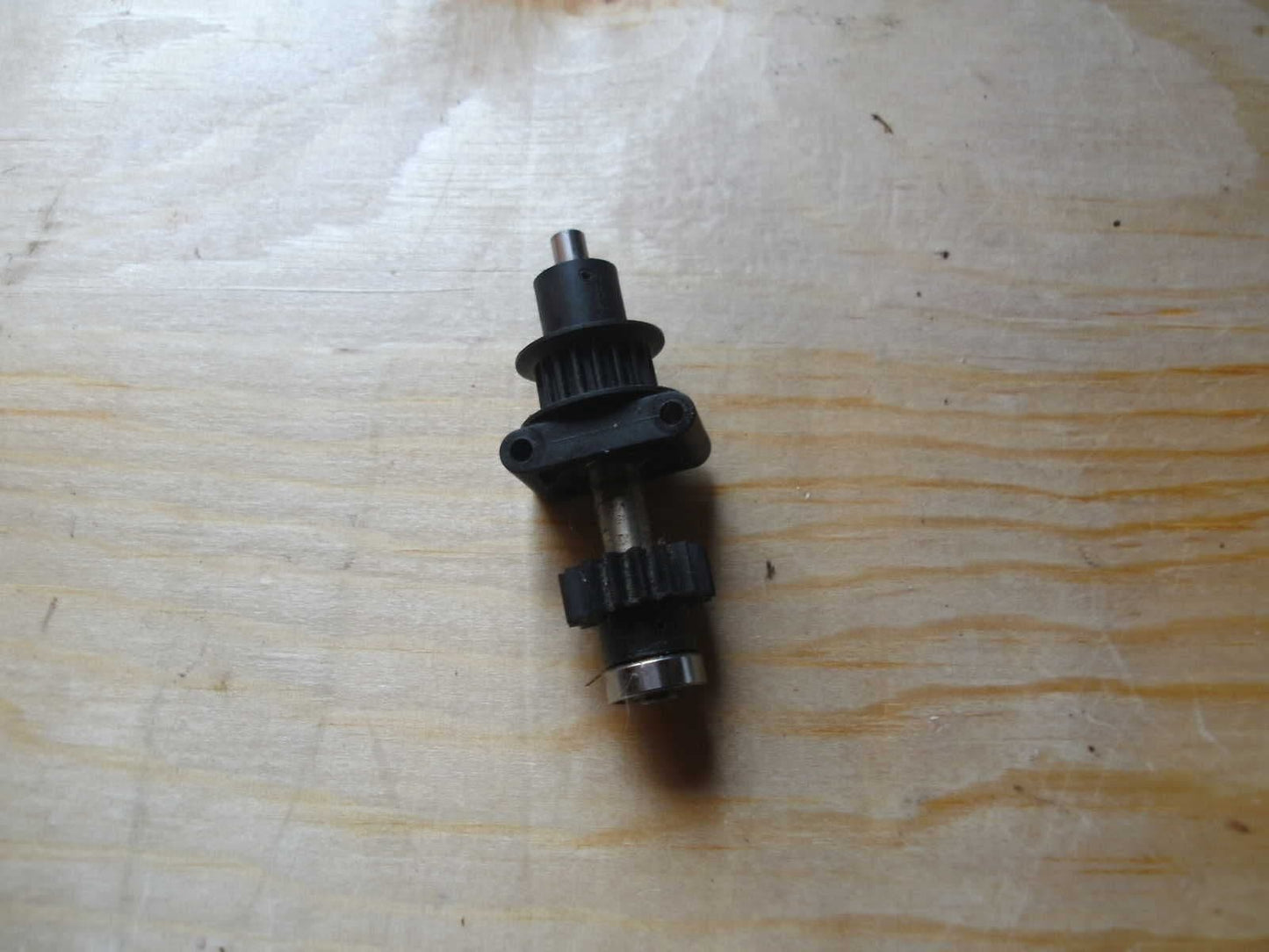 HIROBO EAGLE / FREYA TAIL DRIVE PINION AND BEARINGS