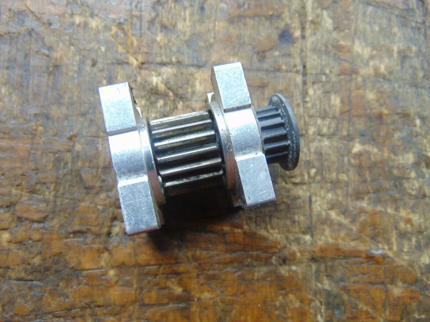JR VIGOR 90 TAIL DRIVE PINION