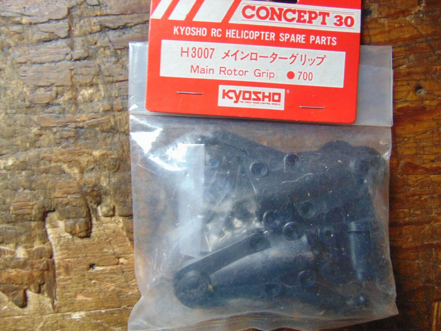 KYOSHO CONCEPT 30 MAIN ROTOR GRIPS H3007 BNIB
