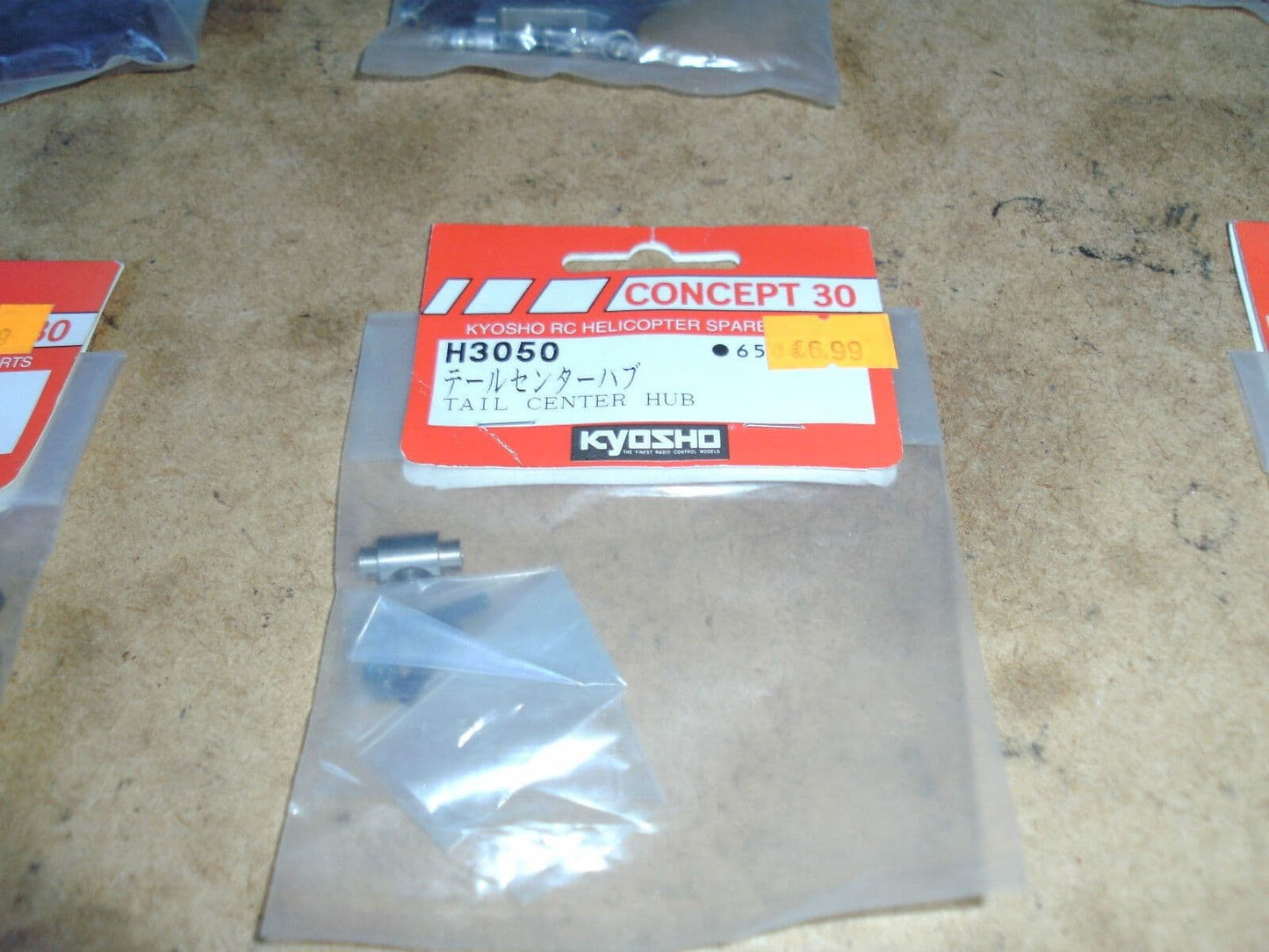 KYOSHO NEXUS/CONCEPT TAIL CENTRE HUB H3050 BNIB