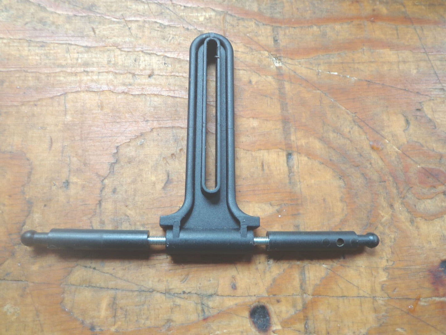 MIKADO LOGO 10 SWASH PLATE ANTI-ROTATION GUIDE & CANOPY MOUNT