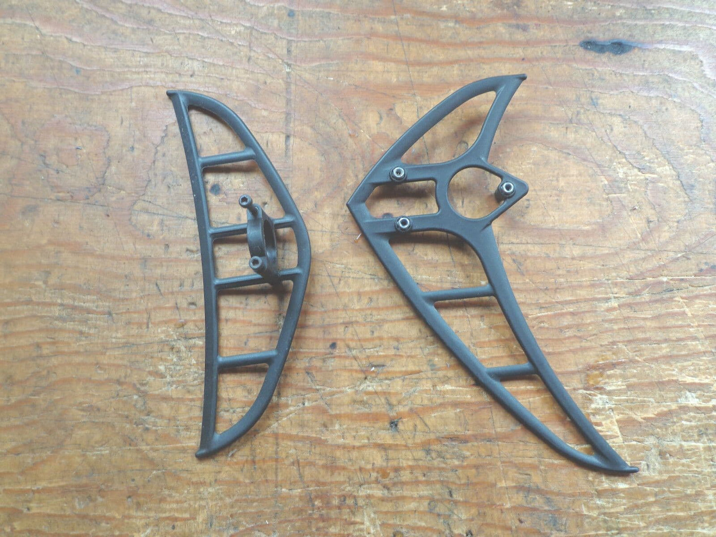 MIKADO LOGO 10 TAIL FIN SET