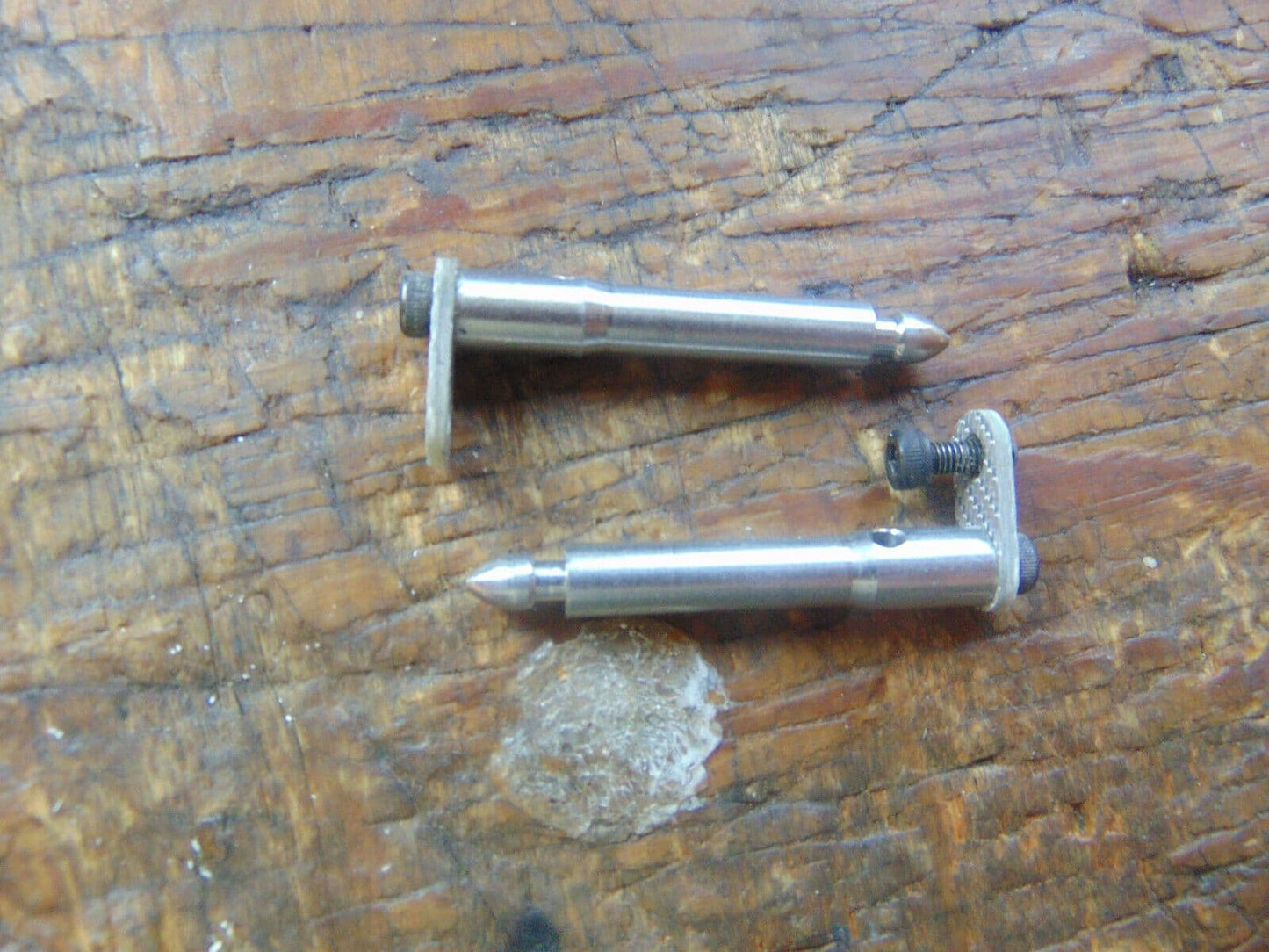 OUTRAGE 550E CANOPY MOUNTS C/W BREAK OFF TABS