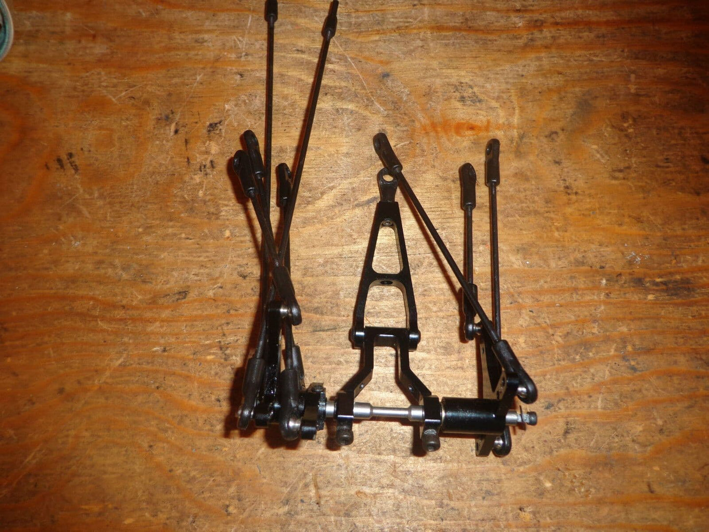 OUTRAGE VELOCITY 90 AILERON AND ELEVATOR CONTROL ASSEMBLY