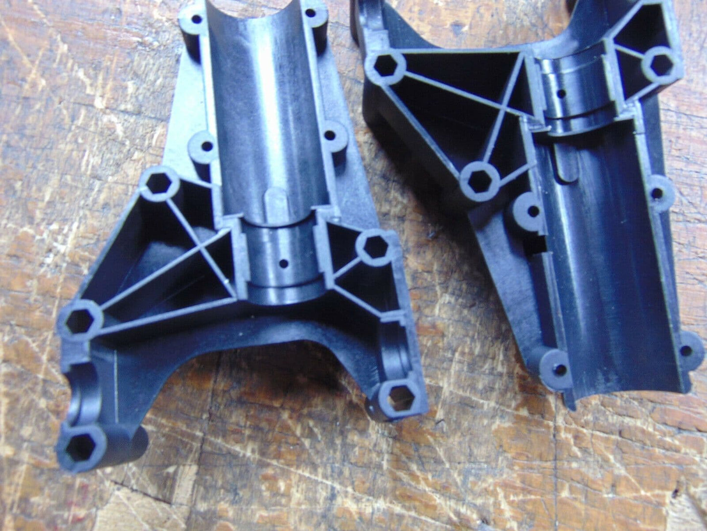 RAPTOR 60 / 90 TAIL BOOM MOUNTING CASES BNIB