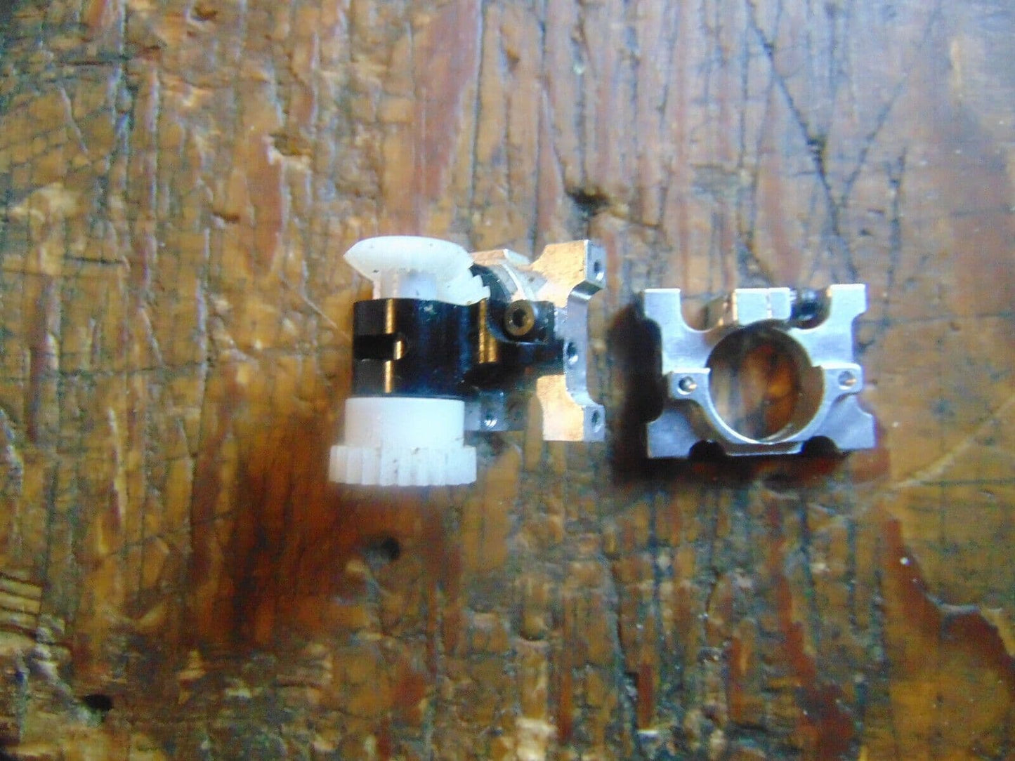 RAVE 450 FRONT TAIL ROTOR PINION, BEVEL GEARS & BOOM MOUNTINGS