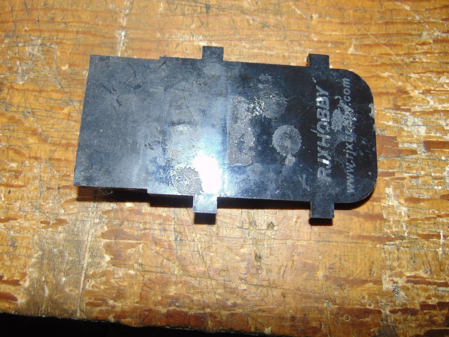 RJX HURRICANE 50 RADIO / BATTERY MOUNTING TRAY