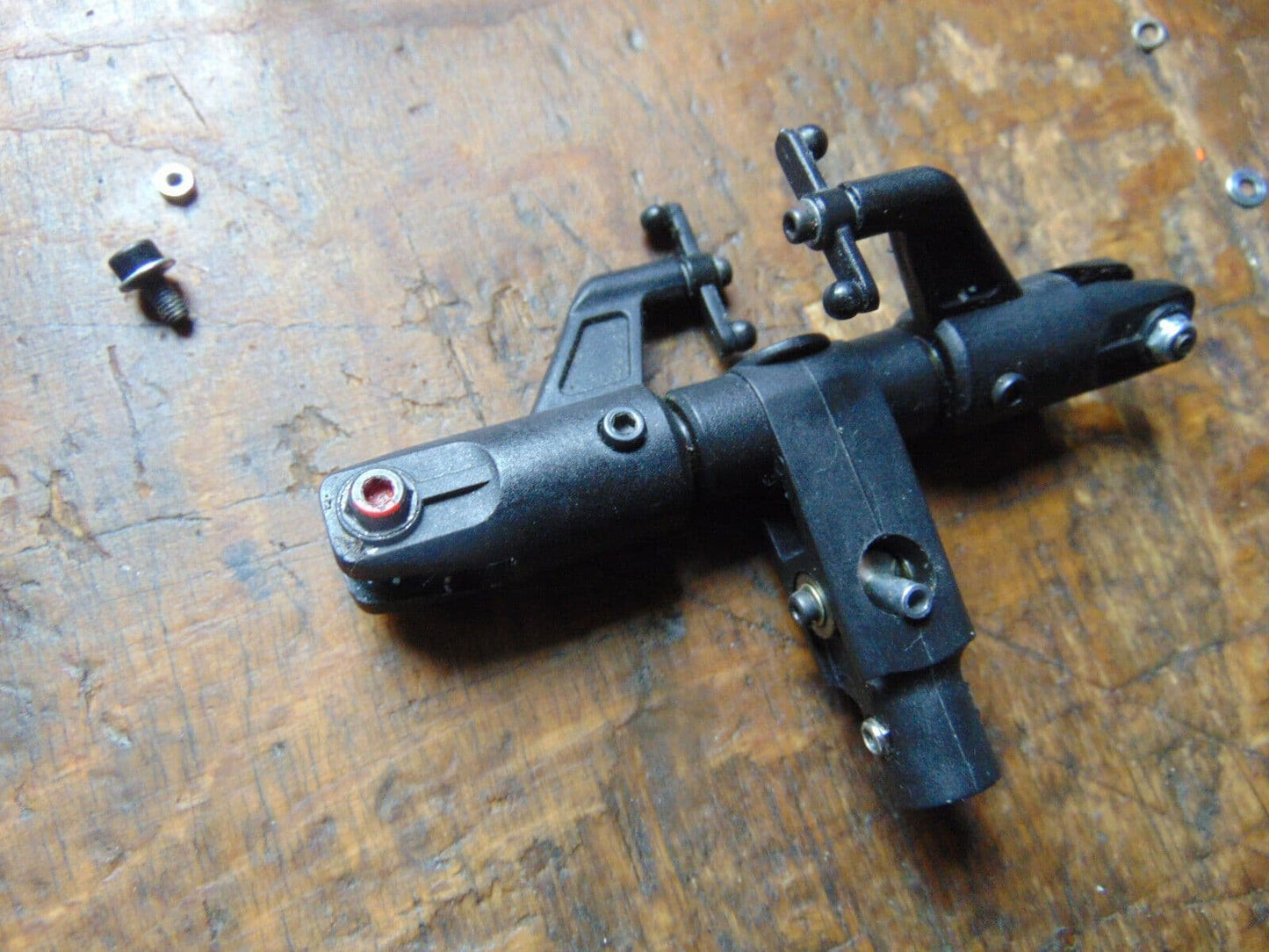 ROBBE EOLO MAIN ROTOR HEAD ASSEMBLY C/W MIXER ARMS & FLYBAR SEESAW