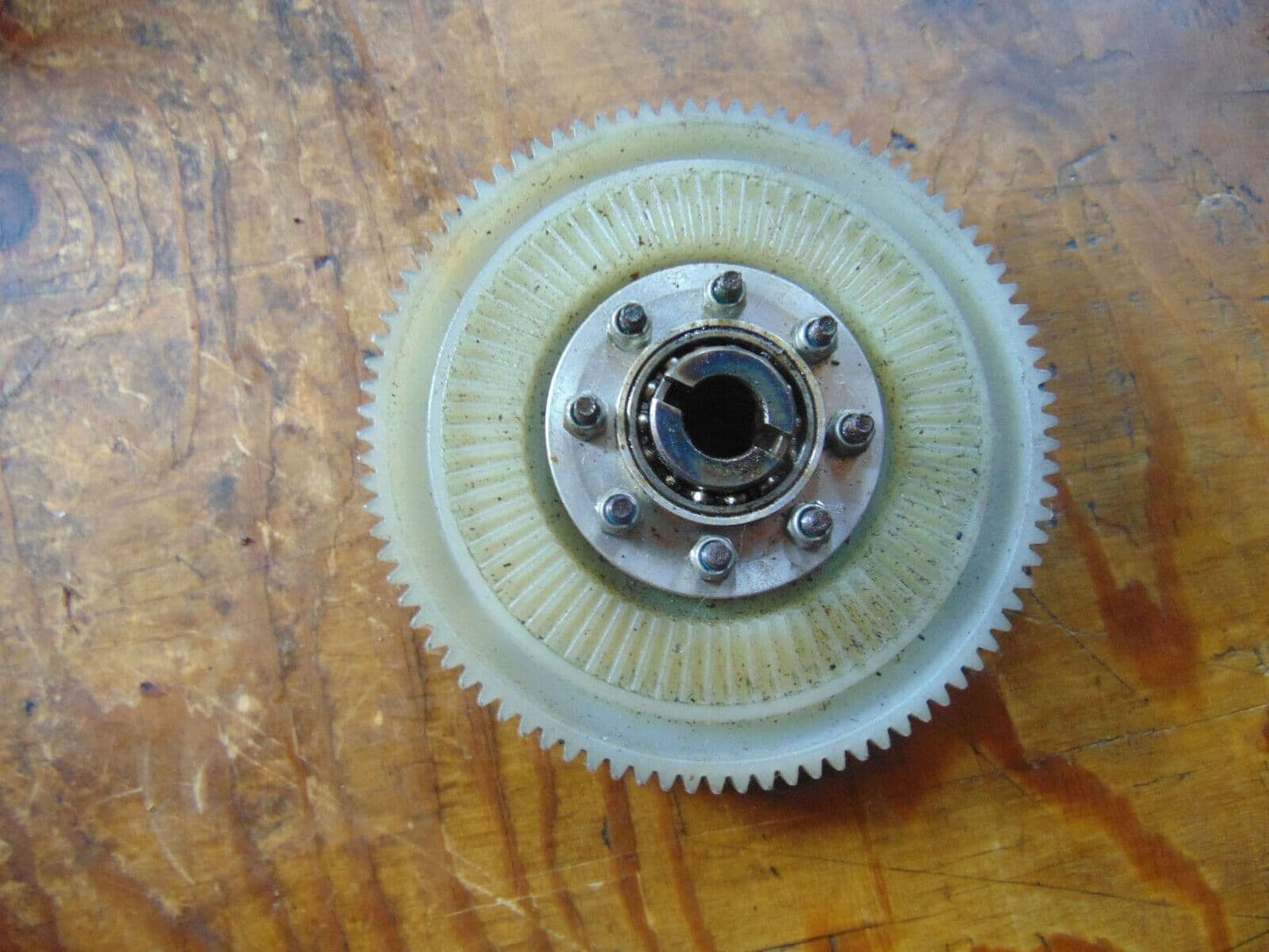 SCHLUTER SUPERIOR MAIN SHAFT & TAIL DRIVE GEAR C/W ONE-WAY BEARING