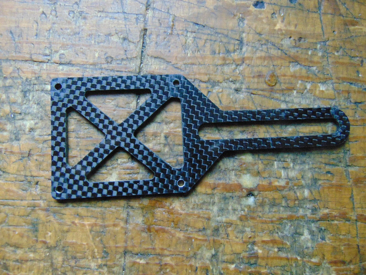 SYNERGY E7 CARBON FIBRE SWASHPLATE ANTI-ROTATION GUIDE