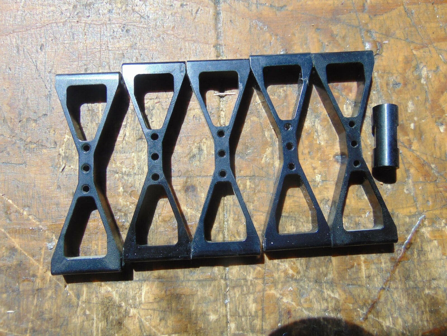 SYNERGY E9/N9 MAIN FRAME SPACERS