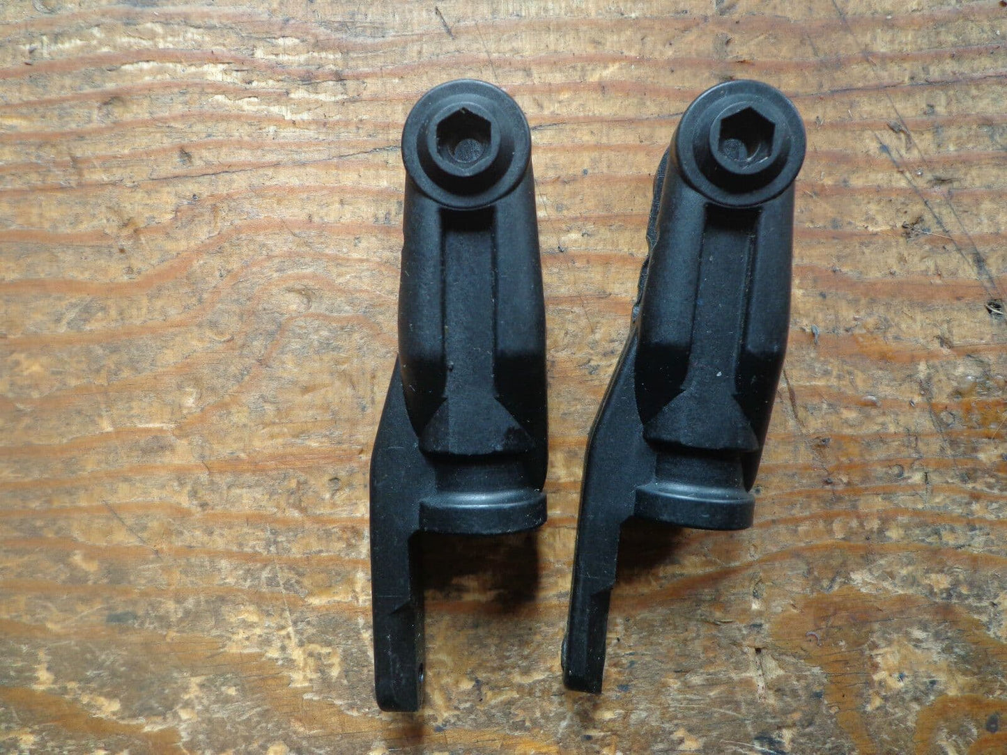 SYNERGY N9 STD PLASTIC MAIN BLADE GRIPS