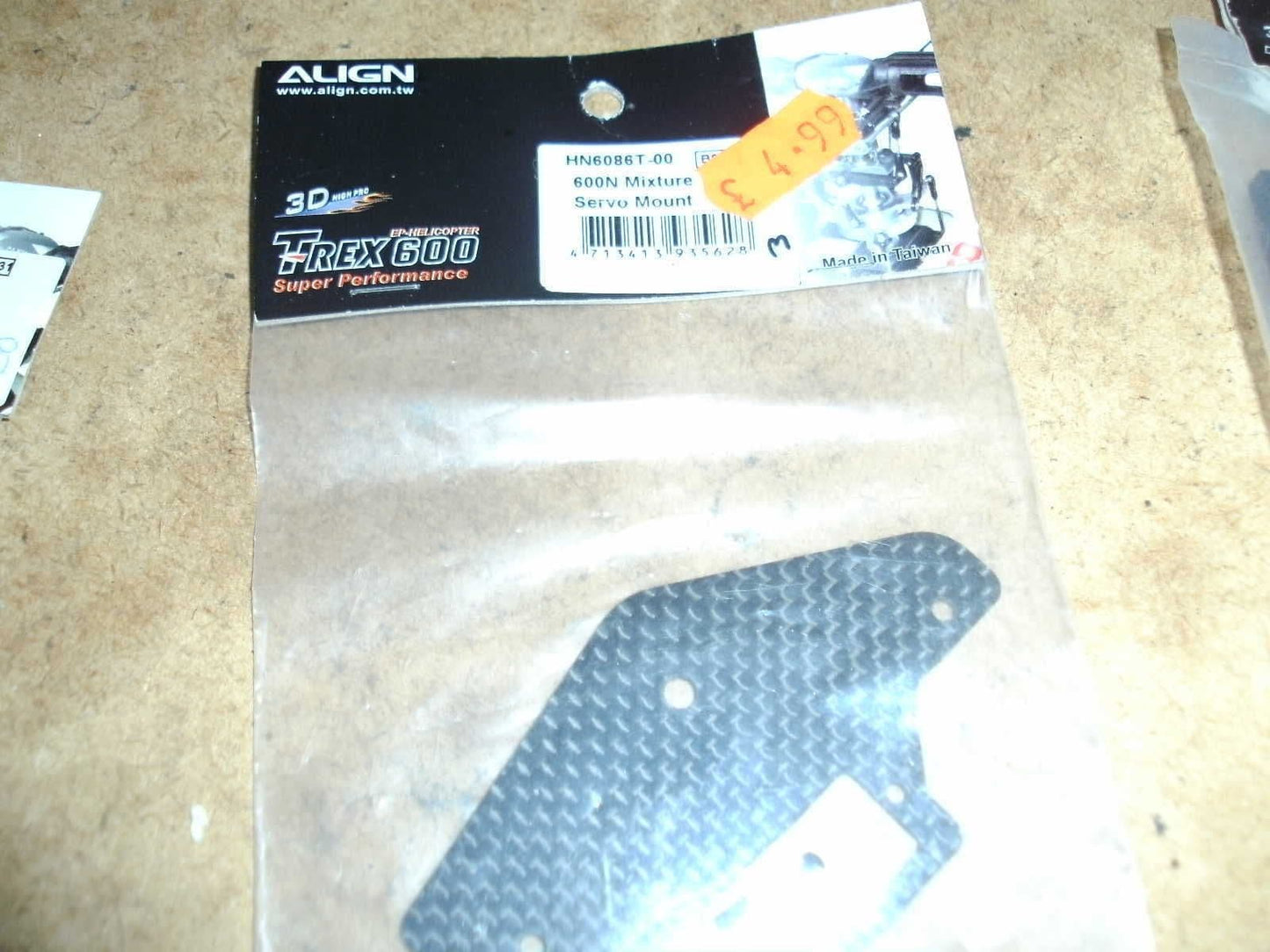 TREX 600N MIXTURE SERVO MOUNTING CARBON FIBRE HN6086T-00 BNIB