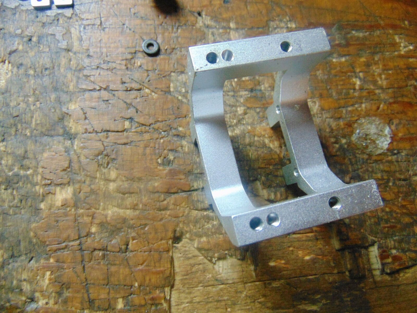 TZ 90 V2 ENGINE MOUNTING
