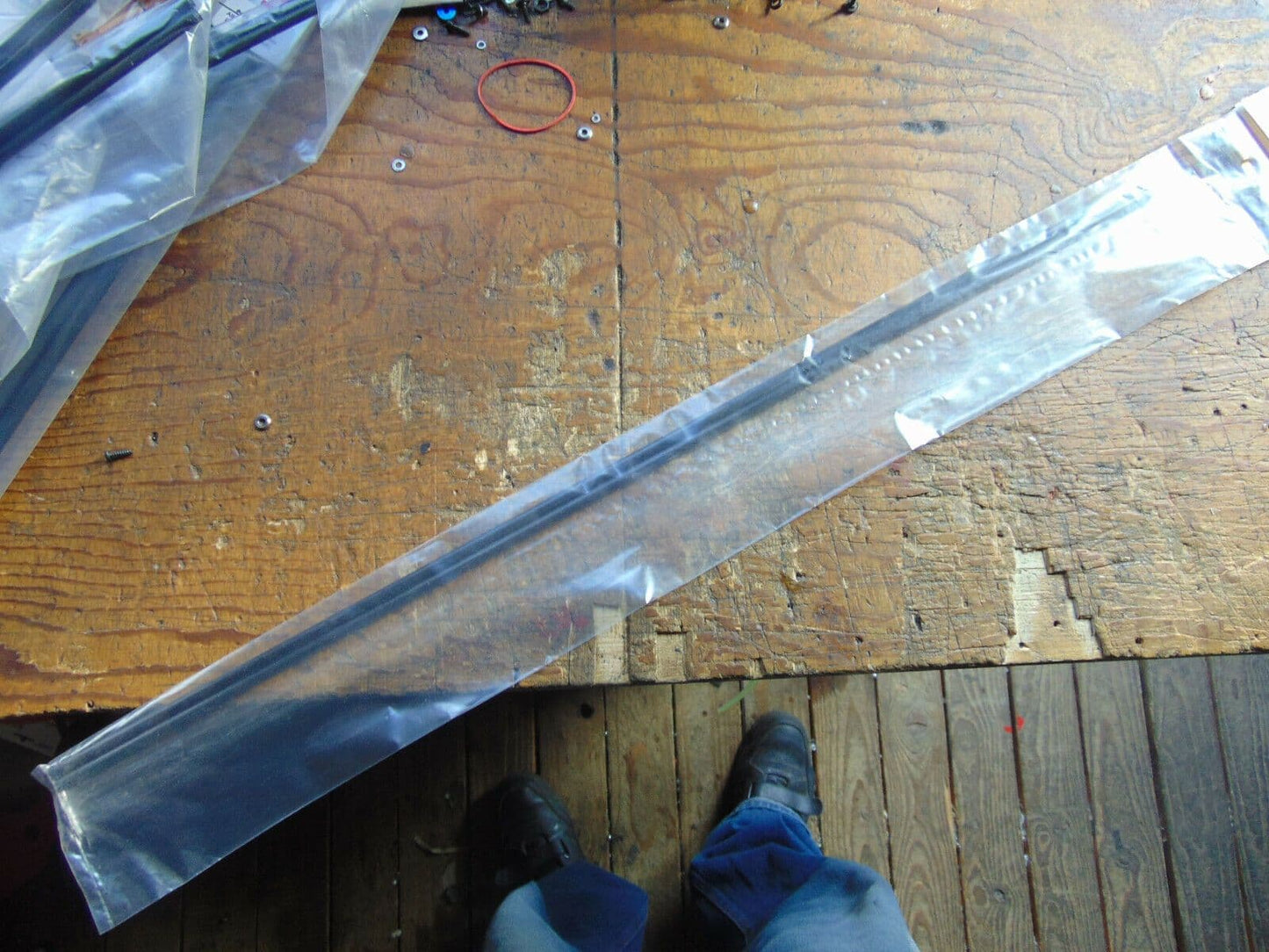 UNIVERSAIL CARBON FIBRE TAIL BOOM SUPPORTS C/W BLUE ENDS MAX LENGTH 62 cm BNIB