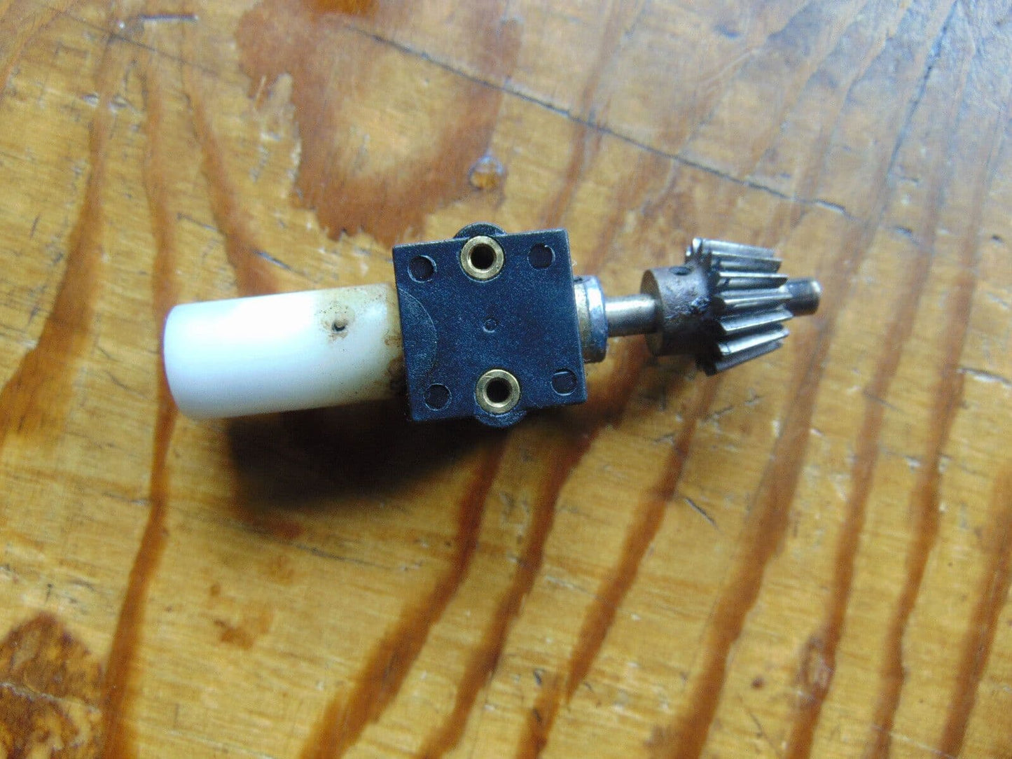 X-CELL 90 TAIL ROTOR DRIVE PINION