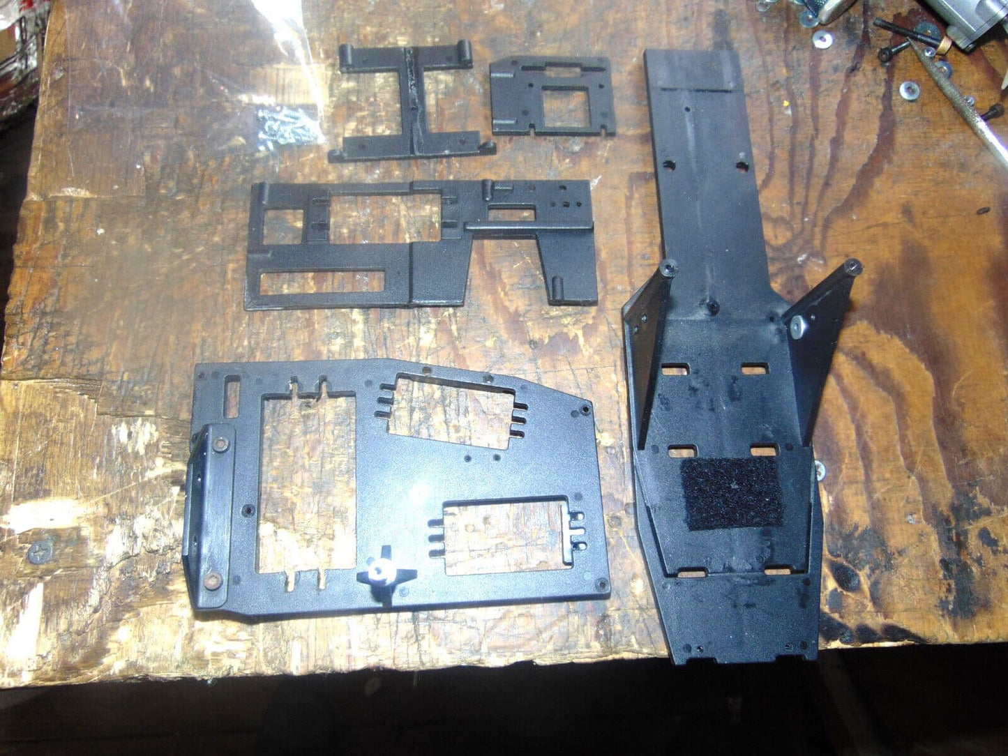 X-CELL GAS GRAPHITE RADIO / SERVO / BATTERY MOUNTING TRAY ASSEMBLY