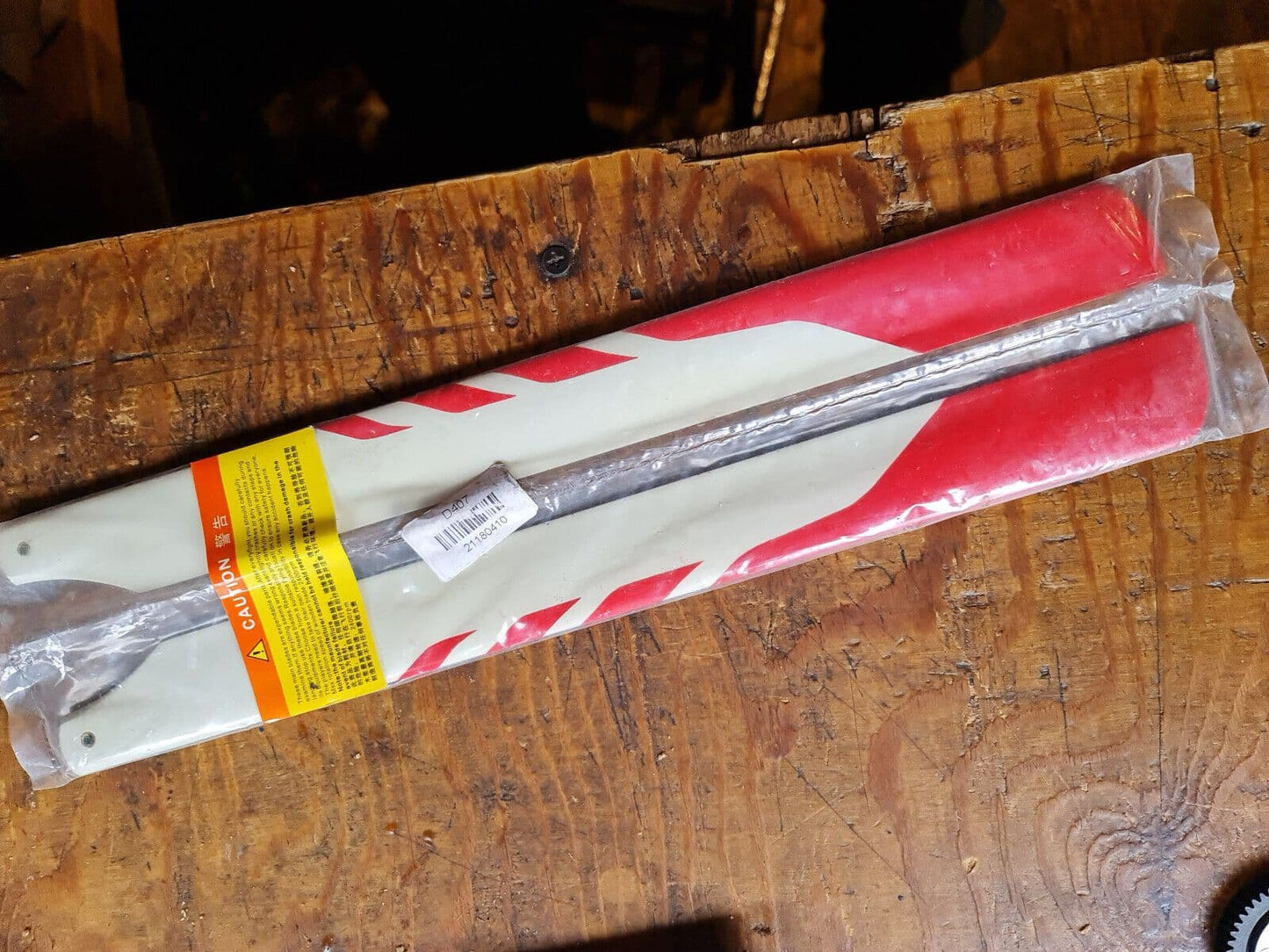 325mm RED & WHITE GLASS FIBRE MAIN ROTOR BLADES SUIT TREX 450 ETC  BNIB