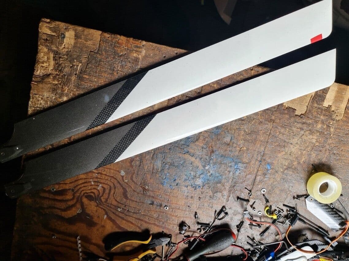 600 mm SAB CARBON FIBRE MAIN ROTOR BLADES 12mm ROOT 4 mm HOLE ...