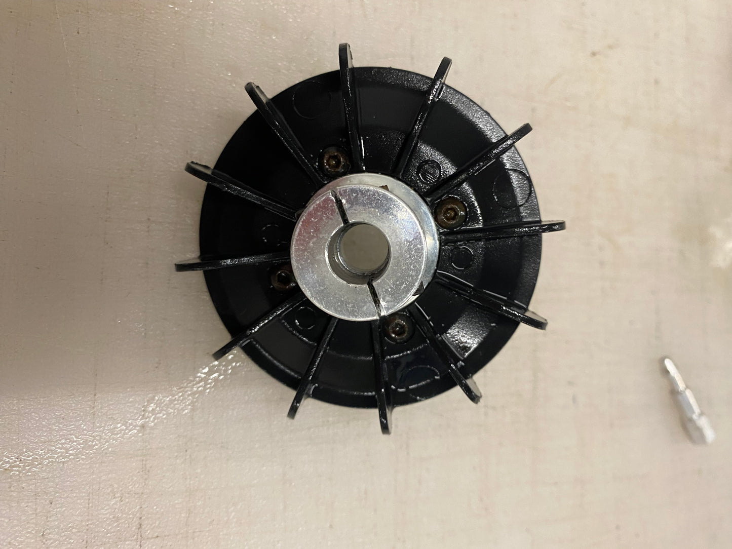 TREX 700n fan hub and fan.