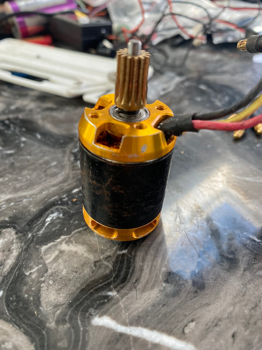 Scorpion HKII-2221-10 3000kV for 450 size helicopter