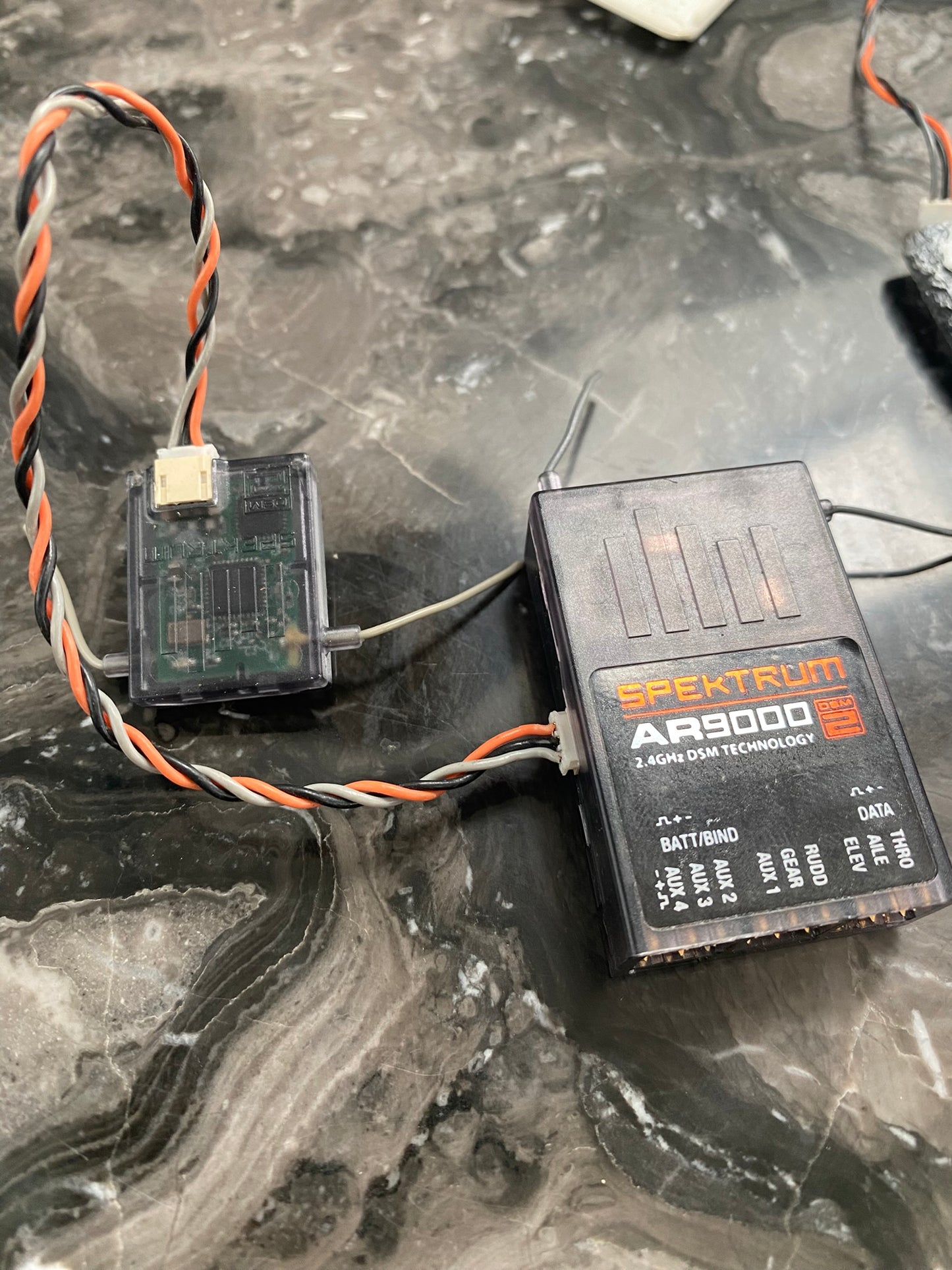 Spektrum AR 9000 DSM2 Receiver and Satellite