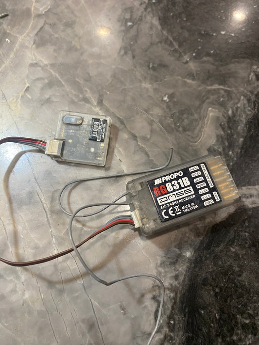 JR RG831B 8 channel DMSS Xbus Receiver with RA01T Satellite