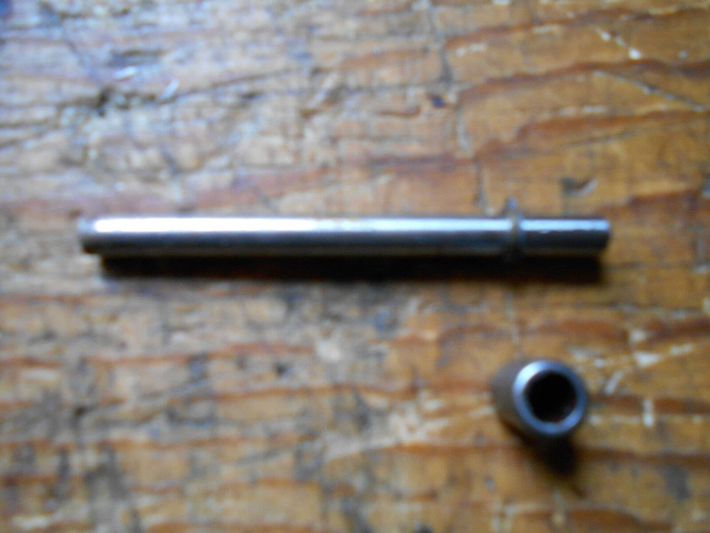 BARON 30 ENGINE STARTING SHAFT AND ONE-WAY BEARING FOR CLUTCH