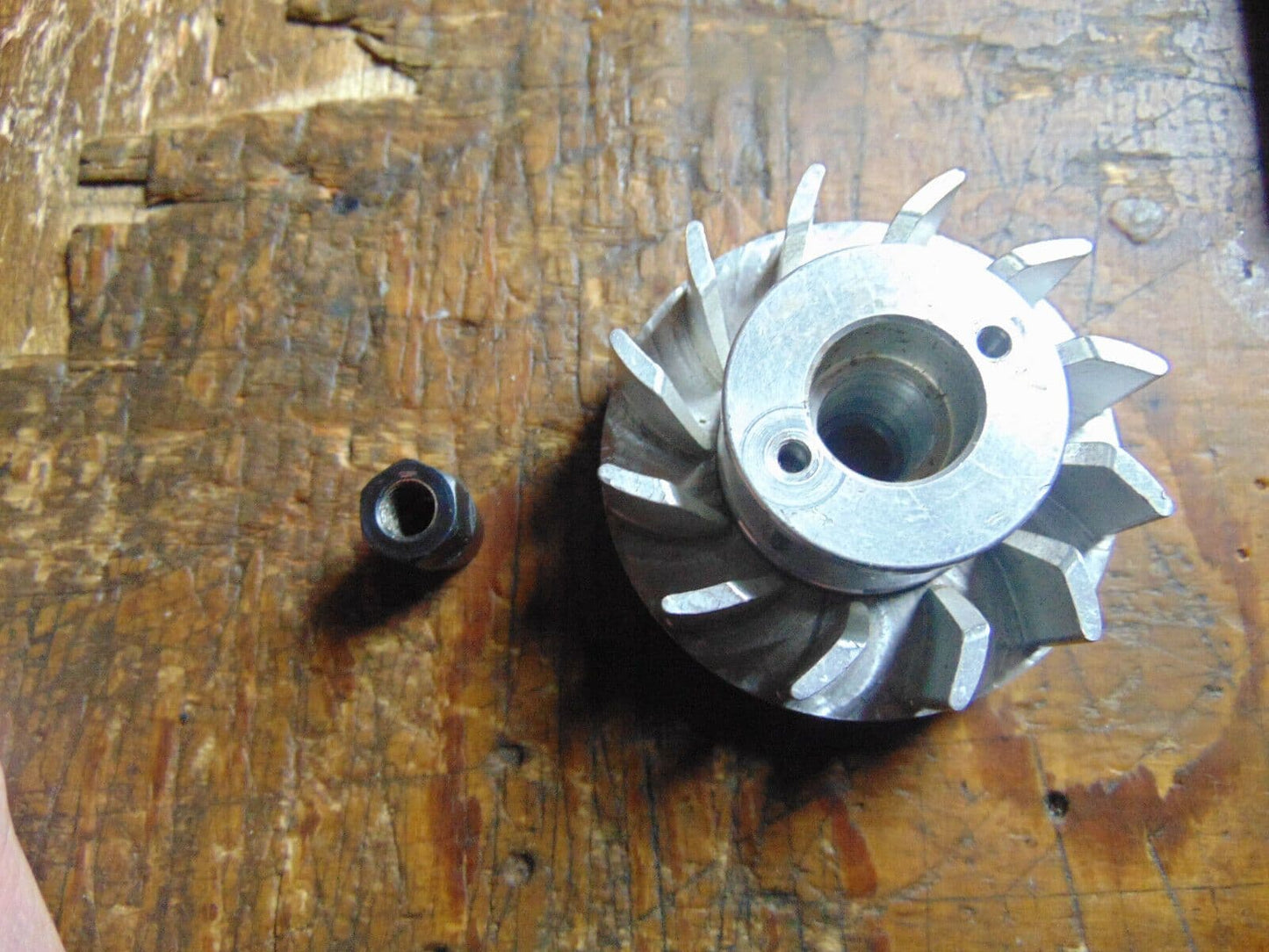 BERGEN INTREPID 60 ALLOY CLUTCH MOUNTING HUB C/W TAPERED COLLETS