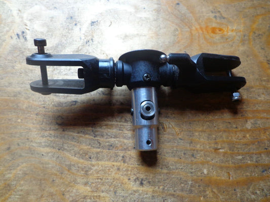 CALIBER 30/50 MAIN ROTORHEAD ASSEMBLY WITH FLYBAR SEESAW