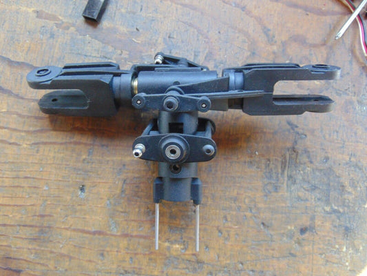 CENTURY SWIFT MAIN ROTOR HEAD ASSEMBLY C/W FLYBAR SEESAW ASSEMBLY