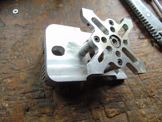 COMPASS 7HV MOTOR MOUNTING C/W 13t PINION
