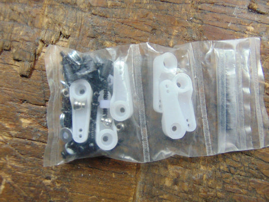 COMPASS ATOM 500 SERVO ARMS & FITTINGS SUIT FUTABA & JR TAKEN FROM A KIT