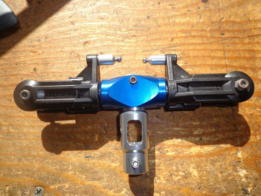 COMPASS KNIGHT MAIN ROTOR HEAD ASSEMBLY C/W BLUE ALLOY HUB