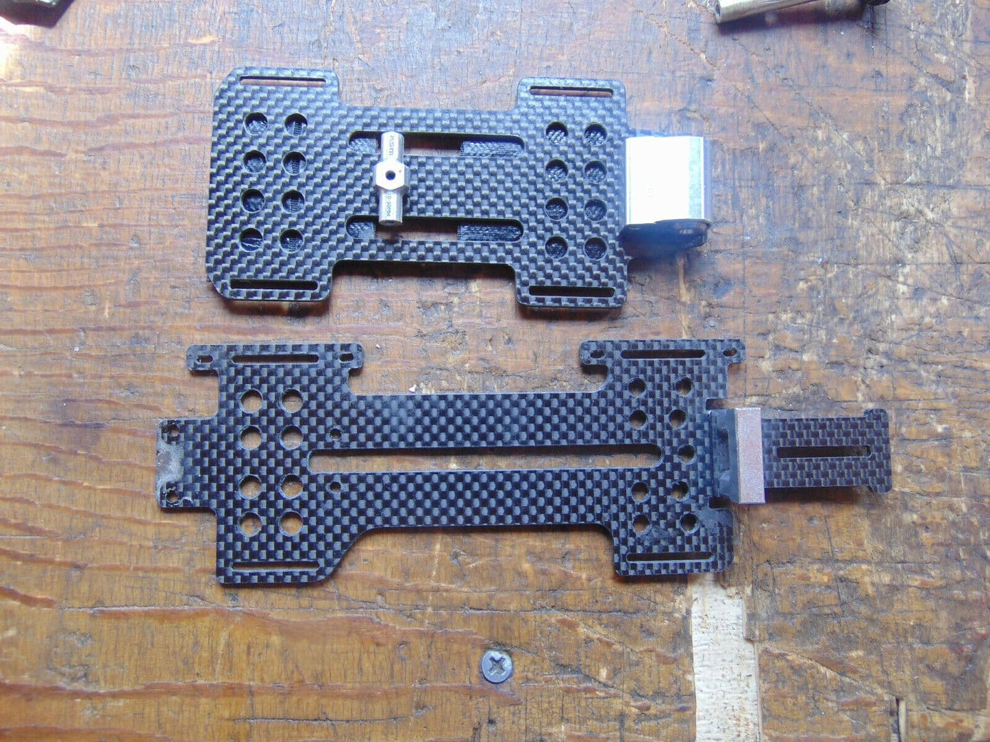 DUNE 600 CARBON FIBRE BATTERY TRAYS