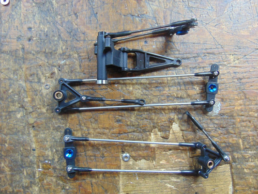 E550 RAPTOR ELEVATOR & AILERON CONTROL ARMS, LINKAGES & SERVO ARMS