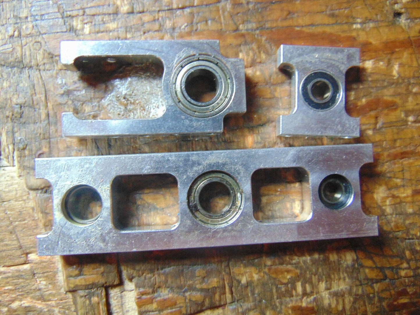 GAUI X4 ALLOY MAIN SHAFT & TRANSFER SHAFT MOUNTINGS & BEARINGS