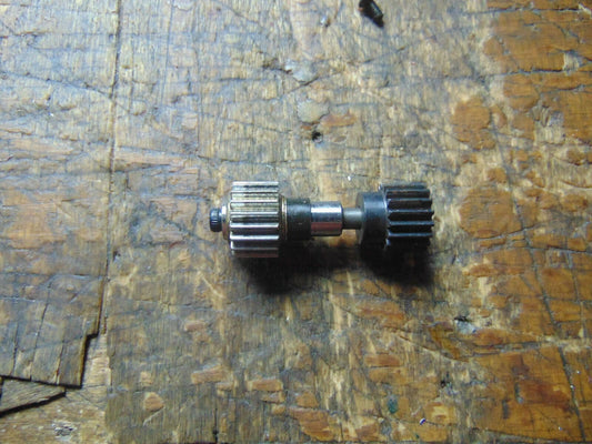 GAUI X4 ALLOY TRANSFER SHAFT C/W ONE-WAY BEARING & PINIONS