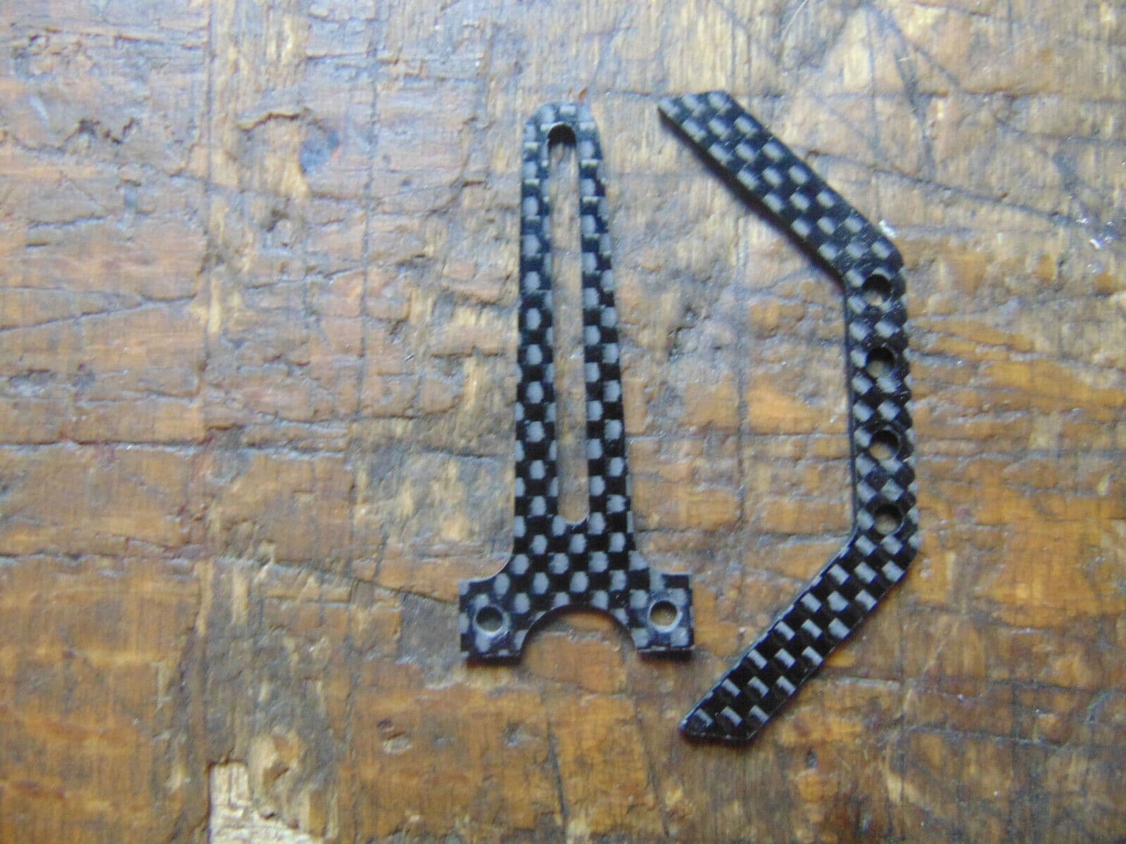 Anti Rotation Guide Bearing GAUI X4 CARBON FIBRE ANTI-ROTATION GUIDE & V SECTION – RCHeliTrader