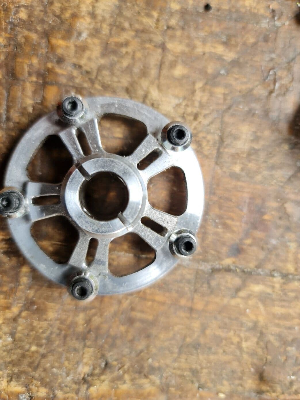 GOBLIN 700 MOUNTING HUB FOR CNC DELRIN MAIN SHAFT DRIVE GEAR