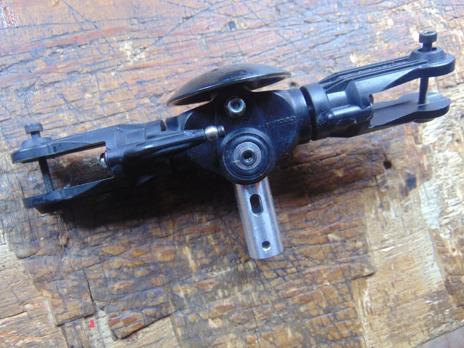 HIROBO LAMA 30 MAIN ROTOR HEAD ASSEMBLY – RCHeliTrader
