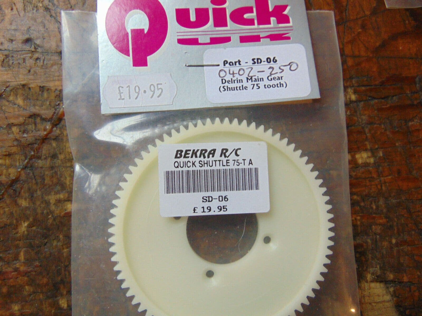 HIROBO SHUTTLE DELRIN MAIN GEAR 75T QUICK UK 0402-250  BNIB