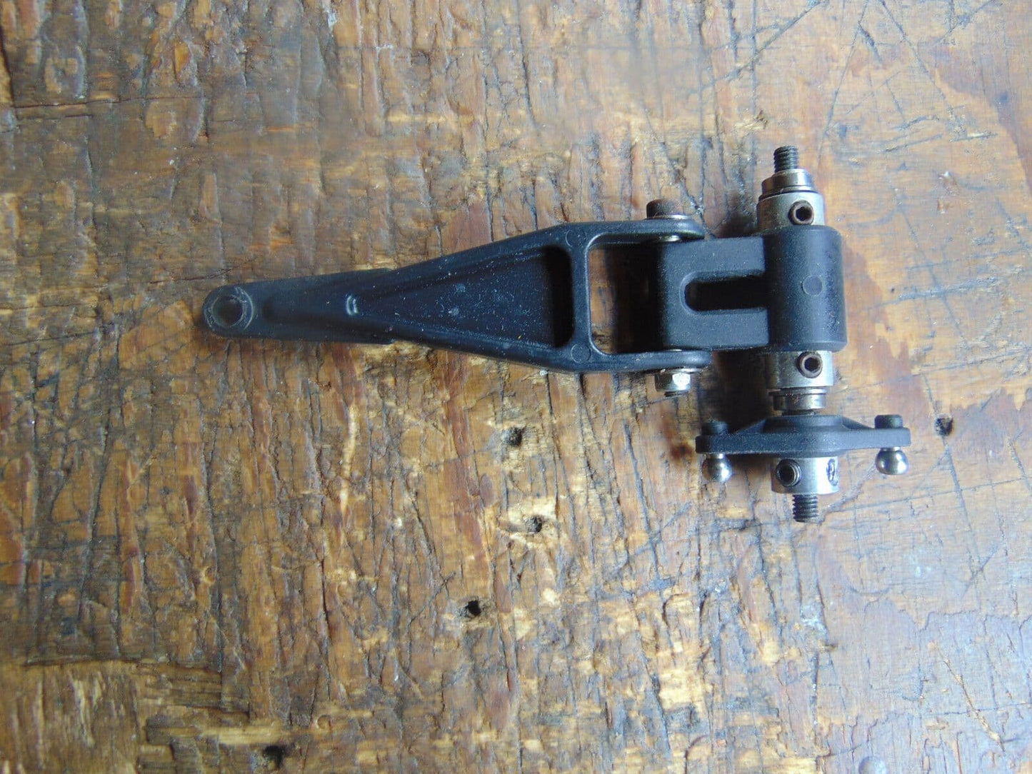 JR AIRSKIPPER 30 ELEVATOR CONTROL ARM