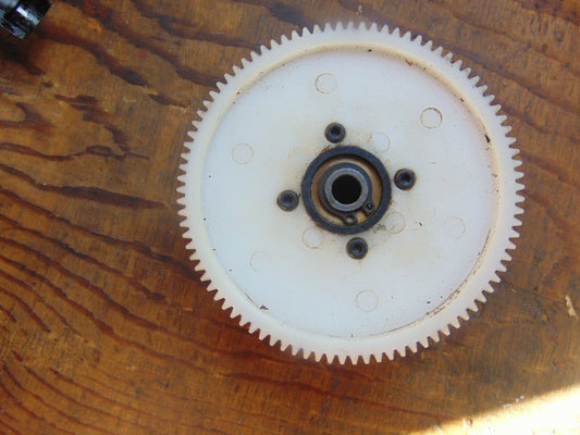 KALT CYCLONE MAIN & TAIL DRIVE GEAR FOR RIBBED BELT C/W ONE-WAY BEARING