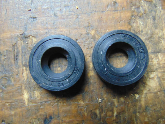KALT KG22 GASSER CRANKSHAFT OIL SEALS UNUSED